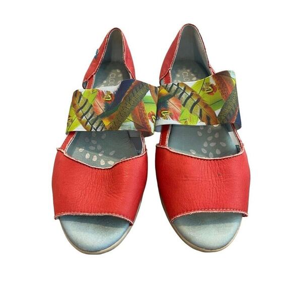 37 (6.5-7) Cloud Footwear Canary Comfort Sandal Red Safari Caliber Leather - Picture 1 of 8